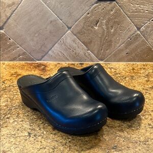 Like New Navy Leather Sanita Clogs